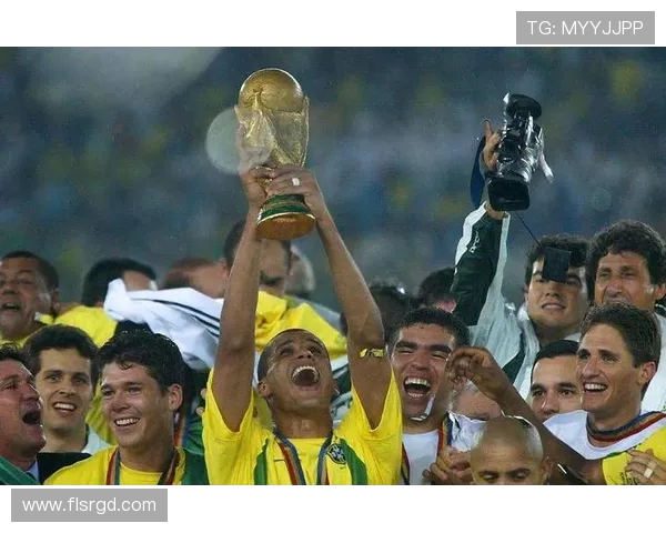 2014年巴西世界杯回顾与影响探讨:足球盛宴与全球文化交汇的历程 2014年巴西世界杯回顾与影响探讨:足球盛宴与全球文化交汇的历程