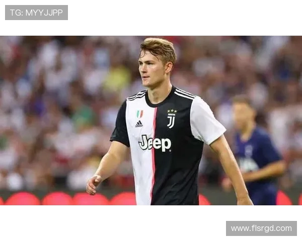 特里在社交媒体分享与大罗合影称其为传奇球员之一的感慨